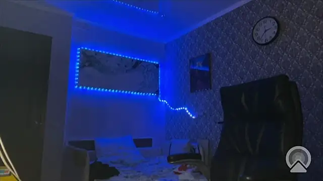 Aki-Laky online show from April 24, 9:39 pm