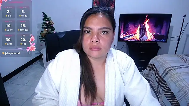 Snapshot of goddess_valXX chatting on December 9, 9:37 pm goddess valXX online show from December 9, 9:37 pm