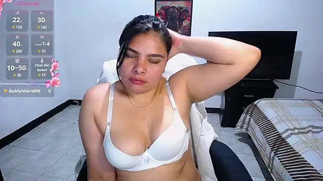 Snapshot of goddess_valXX chatting on January 16, 10:34 pm goddess valXX online show from January 16, 10:34 pm