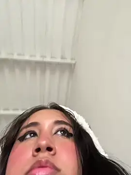 melyescobar online show from March 20, 12:11 pm