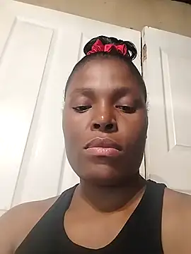 Snapshot of Smoochy_ chatting on November 29, 2:25 am Smoochy online show from November 29, 2:25 am