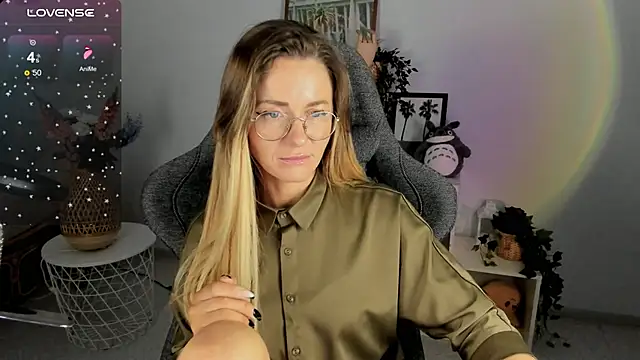 LadyIzabel online show from January 20, 2:46 pm