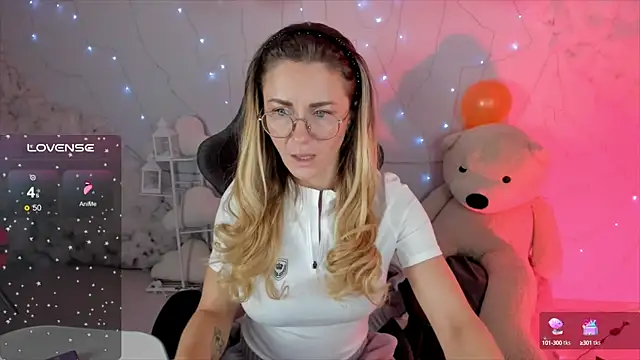 LadyIzabel online show from February 15, 5:41 am