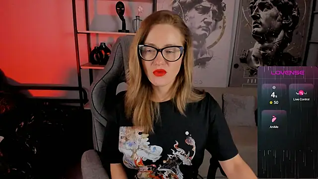 LadyIzabel online show from November 3, 8:26 am