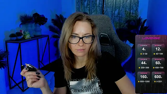 LadyIzabel online show from November 6, 8:26 am