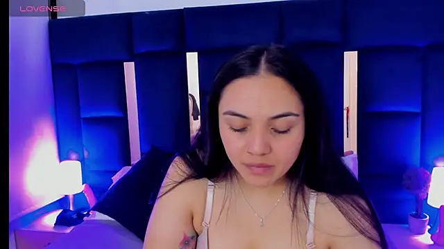 rebecaandpamela online show from December 24, 1:17 pm