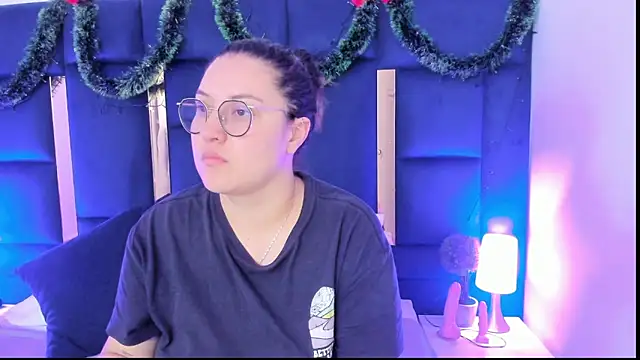 rebecaandpamela online show from January 4, 2:14 pm