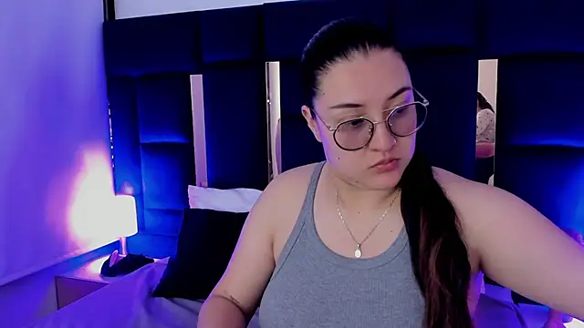 rebecaandpamela online show from January 28, 1:49 pm