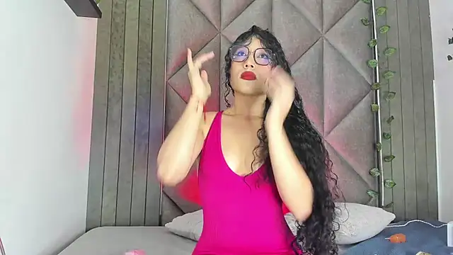 BriaConner  online show from December 17, 2:50 am