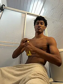 Snapshot of Masterikee chatting on March 31, 5:24 pm Masterikee online show from March 31, 5:24 pm