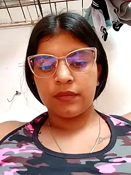 naughty-girl01 online show from February 3, 4:31 pm