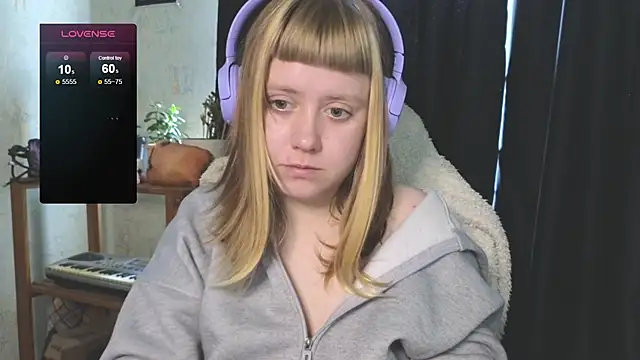 June shy0 online show from September 26, 7:23 am