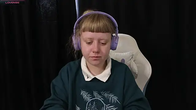 June shy0 online show from April 25, 7:22 am