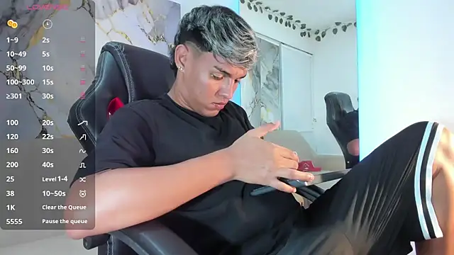 ryan carter08 online show from March 26, 2:06 am