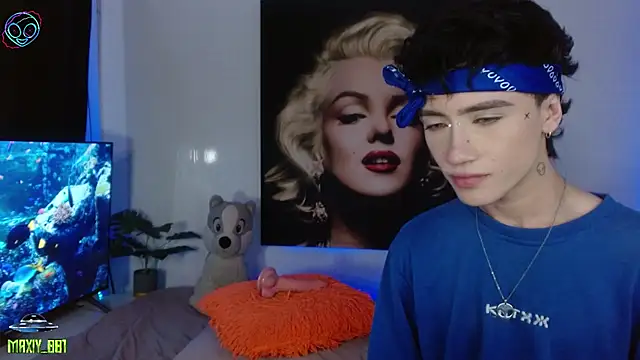 maxiy 001 online show from November 25, 3:01 pm