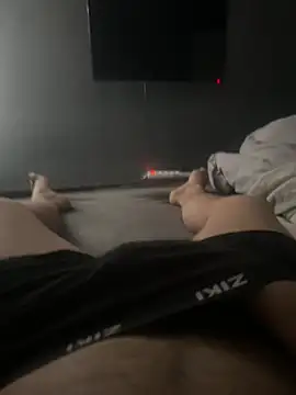 Snapshot of kleinerdixk chatting on February 11, 10:04 am kleinerdixk online show from February 11, 10:04 am