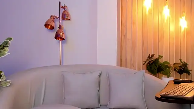 AriRobert  online show from September 15, 4:34 am