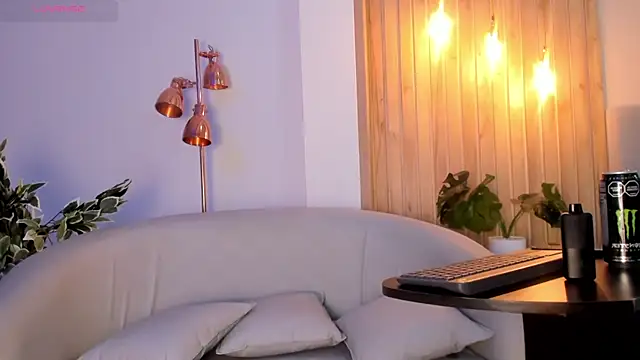 AriRobert  online show from September 17, 4:03 am