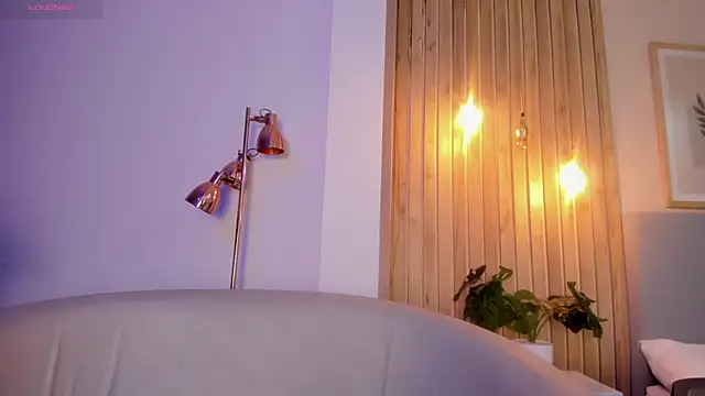 AriRobert  online show from October 9, 3:26 am