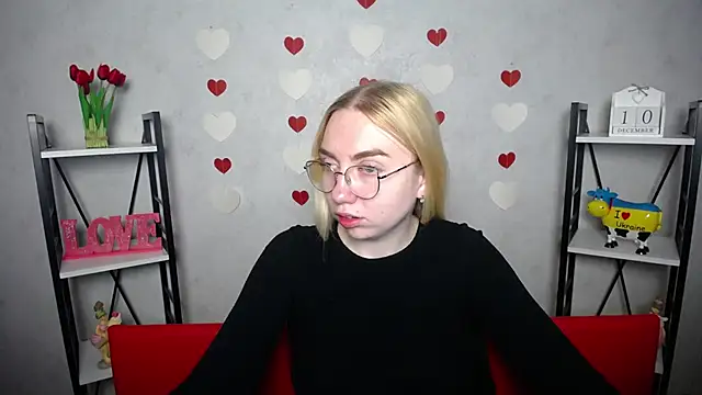 BeatriceFly online show from December 11, 9:19 am