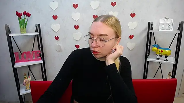 BeatriceFly online show from December 12, 6:03 am