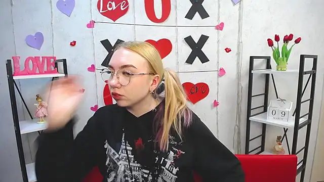 BeatriceFly online show from March 10, 12:37 pm