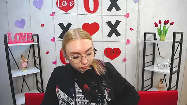 BeatriceFly online show from March 10, 3:41 pm