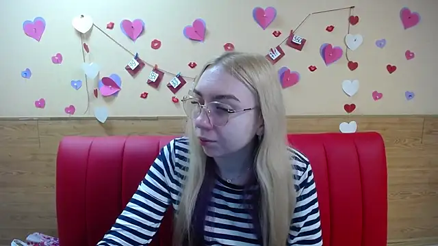 BeatriceFly online show from March 13, 6:05 am