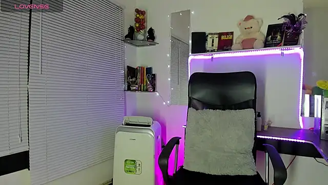 YUKIODAVIS online show from March 7, 1:09 am