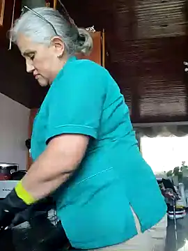 Edged Hot69 online show from December 4, 5:11 pm