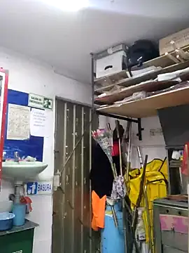 Edged Hot69 online show from February 3, 3:38 pm