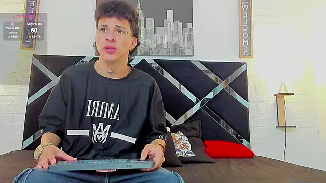 toyboys1 online show from October 4, 3:26 am