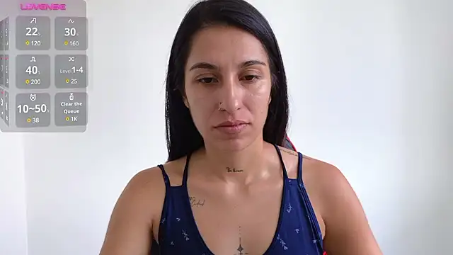 Snapshot of tammyandrade_ chatting on December 4, 1:53 pm tammyandrade  online show from December 4, 1:53 pm