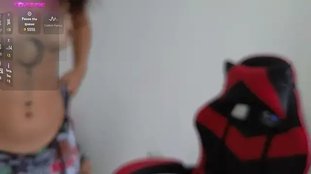 Snapshot of tammyandrade_ chatting on December 5, 12:22 pm tammyandrade  online show from December 5, 12:22 pm