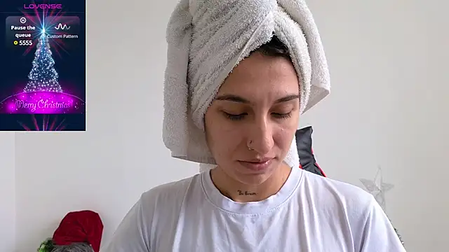 Snapshot of tammyandrade_ chatting on December 12, 12:12 pm tammyandrade  online show from December 12, 12:12 pm