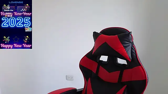 Snapshot of tammyandrade_ chatting on January 13, 2:42 pm tammyandrade  online show from January 13, 2:42 pm