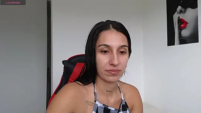 Snapshot of tammyandrade_ chatting on February 25, 2:00 pm tammyandrade  online show from February 25, 2:00 pm