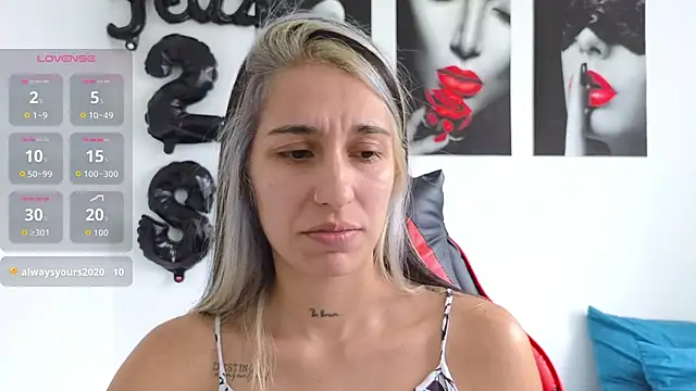 Snapshot of tammyandrade_ chatting on October 5, 3:54 pm tammyandrade  online show from October 5, 3:54 pm