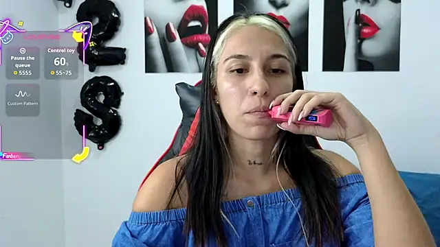 Snapshot of tammyandrade_ chatting on October 16, 2:01 am tammyandrade  online show from October 16, 2:01 am