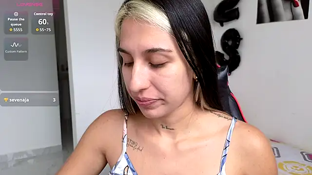 Snapshot of tammyandrade_ chatting on October 26, 4:46 pm tammyandrade  online show from October 26, 4:46 pm