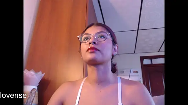 hanna beili online show from July 3, 5:41 pm