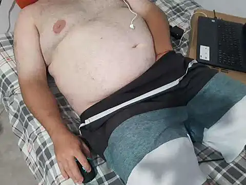 Snapshot of mfreitas005 chatting on January 31, 12:50 am mfreitas005 online show from January 31, 12:50 am