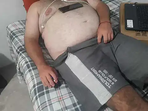 Snapshot of mfreitas005 chatting on February 20, 12:52 am mfreitas005 online show from February 20, 12:52 am