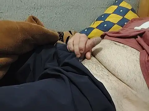 Snapshot of mfreitas005 chatting on October 16, 12:00 am mfreitas005 online show from October 16, 12:00 am