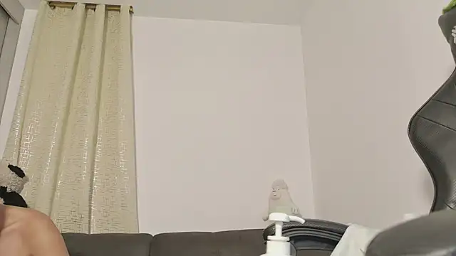 Snapshot of miss_valery2 chatting on June 10, 3:29 am miss valery2 online show from June 10, 3:29 am
