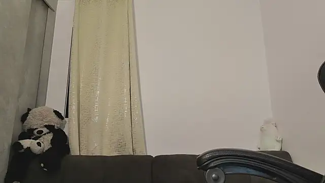 Snapshot of miss_valery2 chatting on June 12, 3:49 am miss valery2 online show from June 12, 3:49 am