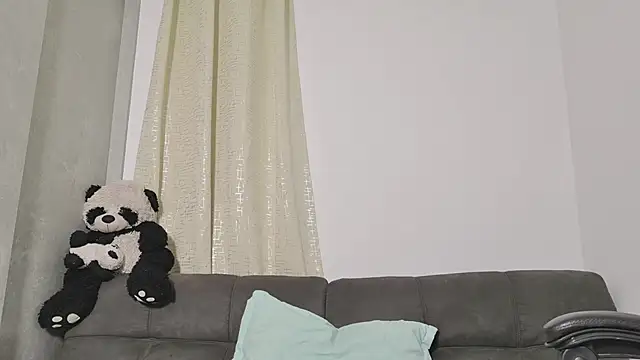 Snapshot of miss_valery2 chatting on July 9, 10:52 am miss valery2 online show from July 9, 10:52 am