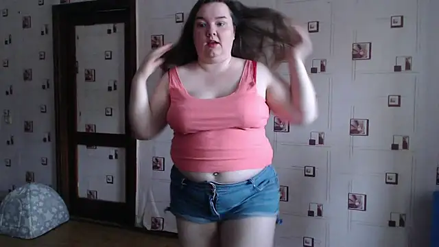 Snapshot of TasyaBigTTs chatting on December 14, 11:50 am TasyaBigTTs online show from December 14, 11:50 am