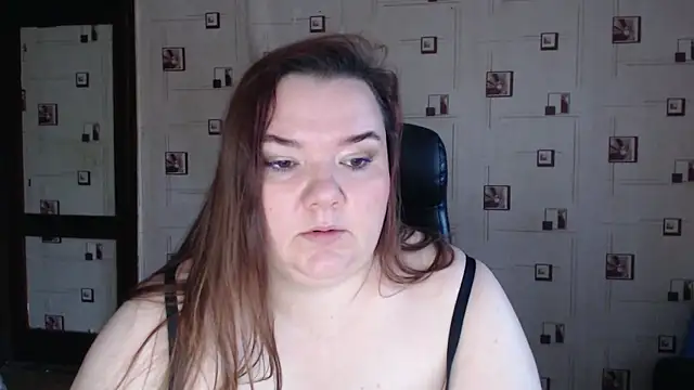 Snapshot of TasyaBigTTs chatting on November 8, 1:22 pm TasyaBigTTs online show from November 8, 1:22 pm