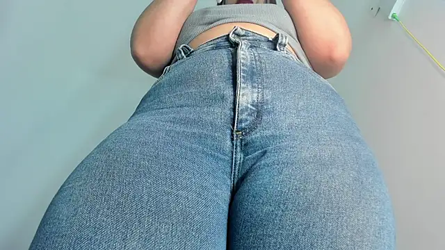 Snapshot of emiily15__ chatting on July 14, 10:37 pm emiily15 online show from July 14, 10:37 pm